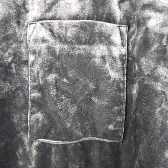 🌺2 for $20 Falls Creek Velvet Short Sleeve Top - Picture 4 of 7